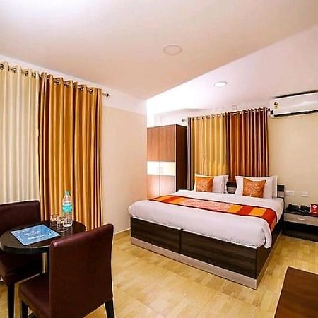 Hotel Tayas Trippapur Экстерьер фото