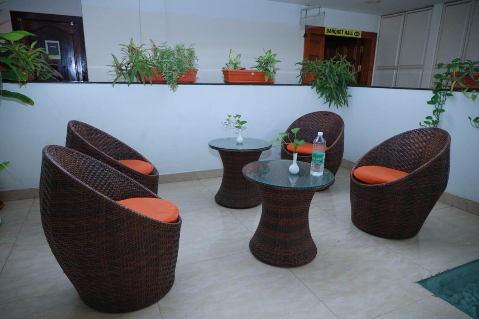 Hotel Tayas Trippapur Экстерьер фото