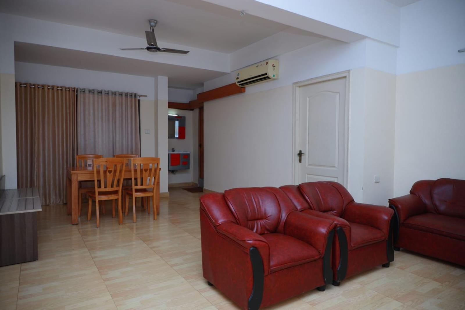 Hotel Tayas Trippapur Экстерьер фото