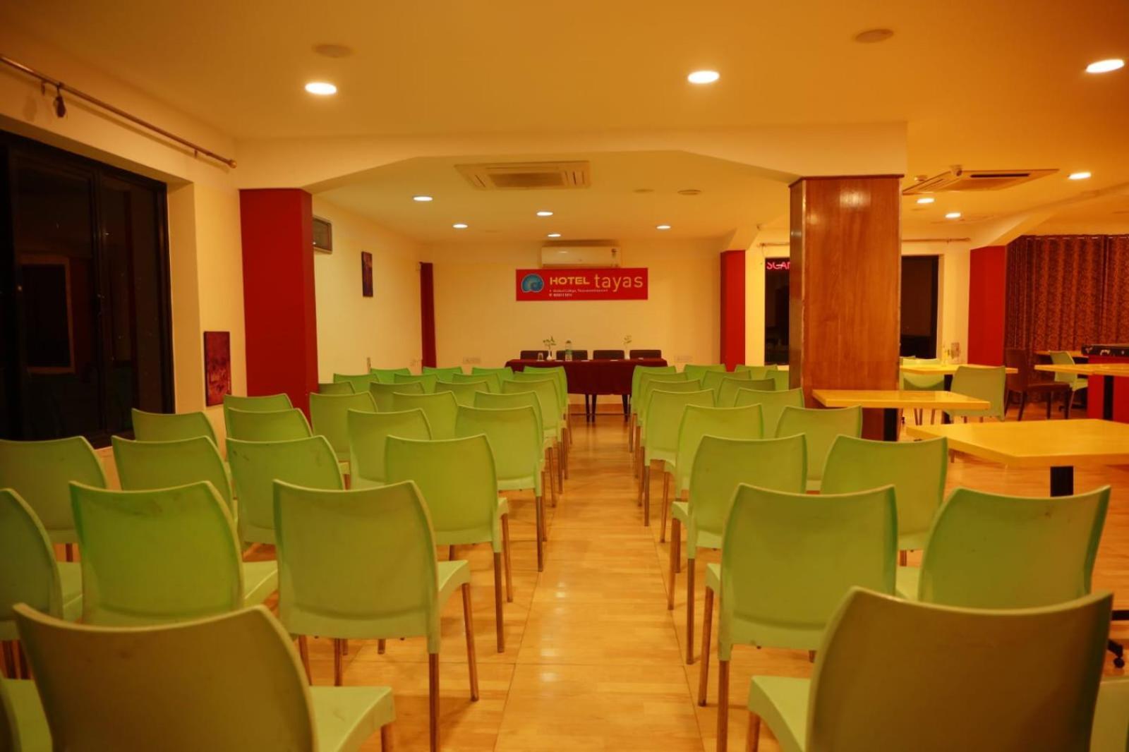 Hotel Tayas Trippapur Экстерьер фото